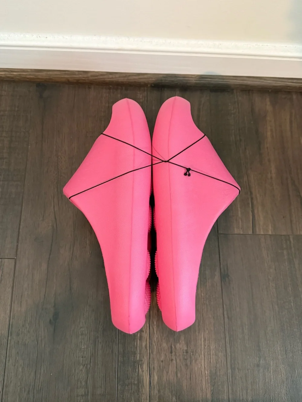Women’s Pink Bubble Massage Cloud Slides Size 8 NWOT